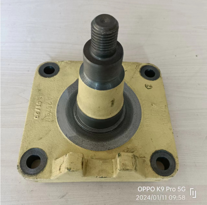 BOMAG intermediate hinge bracket part number 80040108