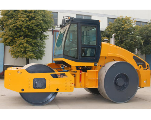 3YJ810 THREE WHEEL STATIC ROAD ROLLER