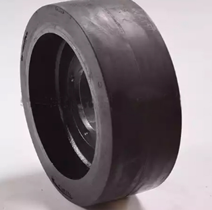 Road roller solid tyre