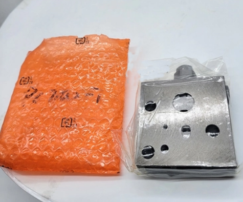 Construction Machinery Spare Parts PC200-7 20Y-60-31212 20Y-60-31211 Excavator Solenoid Valve