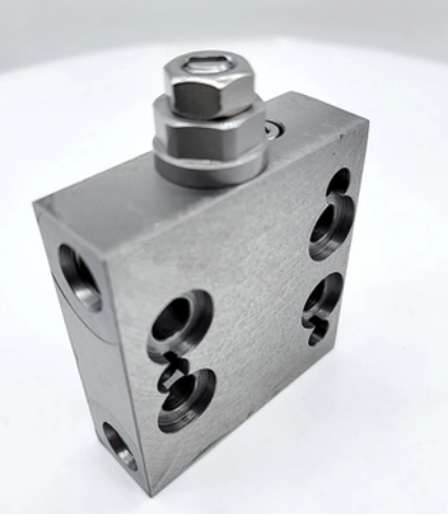 Small Hydraulic Excavator Parts PC200-6 20Y-60-22113 Main Pump Solenoid Valve Assy