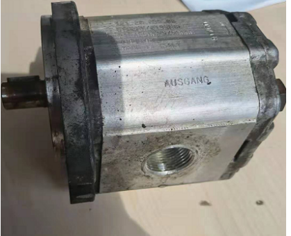  Road Milling Machine Water Pump Drive Motor Part Number 2226667
