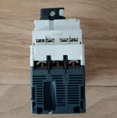 Vö pavers   Heating electrical box protection switch part number 2032282