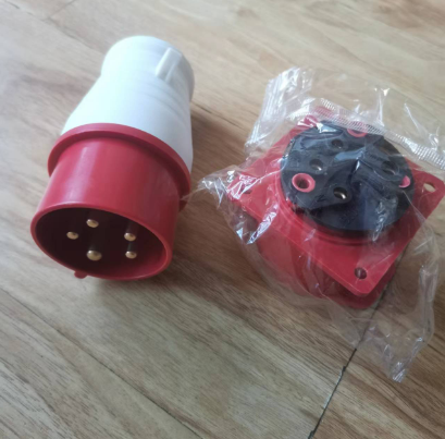 Vö pavers    Industrial plug and socket part number 2036155
