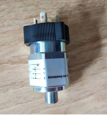 Vö pavers   Hydraulic oil pressure switch part number 9624541002