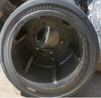 Vö pavers   Solid tire part number 2359496