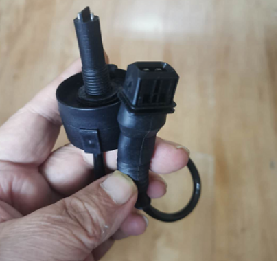 Vö pavers  Oil water separator sensor wire part number 2175353