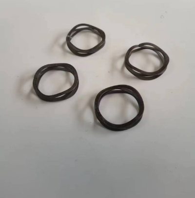 Vö   Paver    Multi layer waveform spring part number 2678523