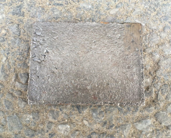 Cold regeneration machine edge knife wear-resistant protection block