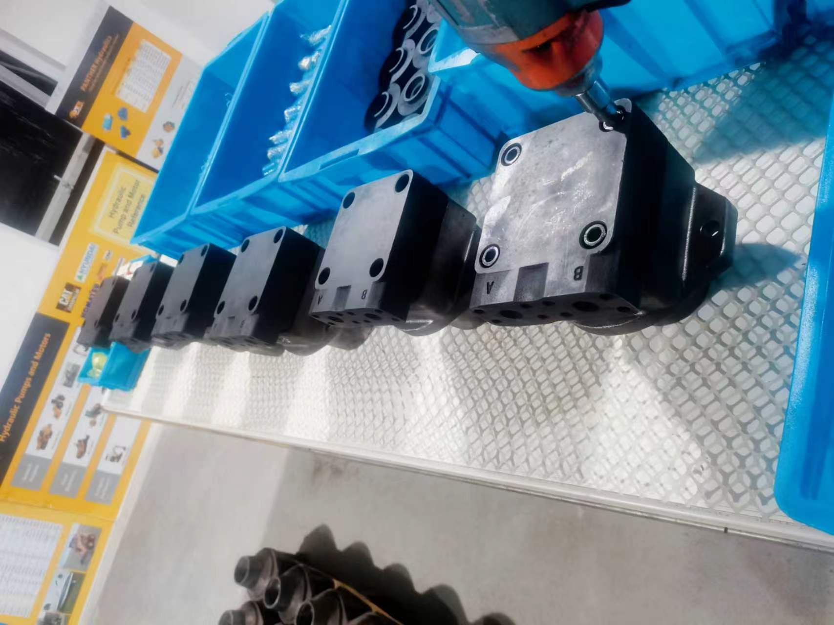 Excavator spare parts hydraulic parts M5BF045 fan motor